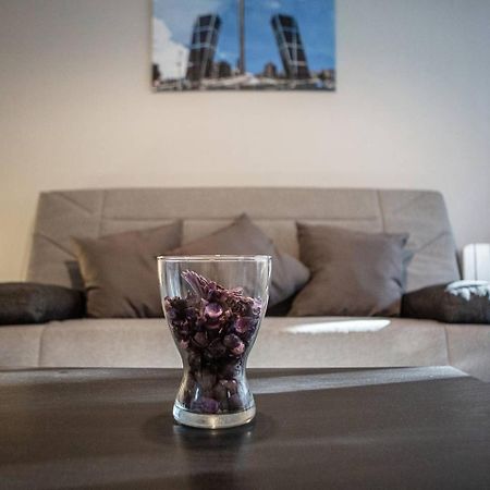Lovely 3 Bedroom Apartment Next To Fuencarral Madrid Eksteriør billede