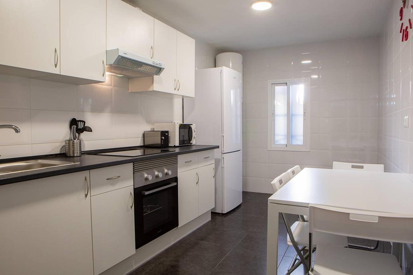 Lovely 3 Bedroom Apartment Next To Fuencarral Madrid Eksteriør billede