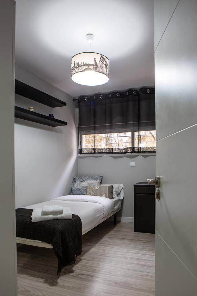 Lovely 3 Bedroom Apartment Next To Fuencarral Madrid Eksteriør billede