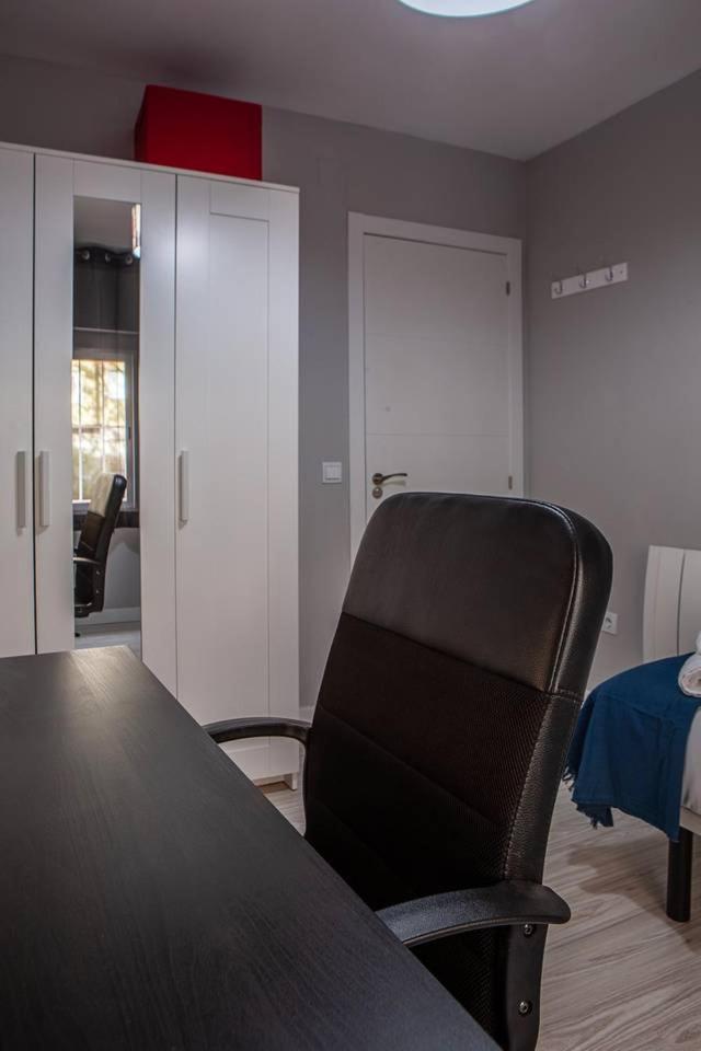 Lovely 3 Bedroom Apartment Next To Fuencarral Madrid Eksteriør billede