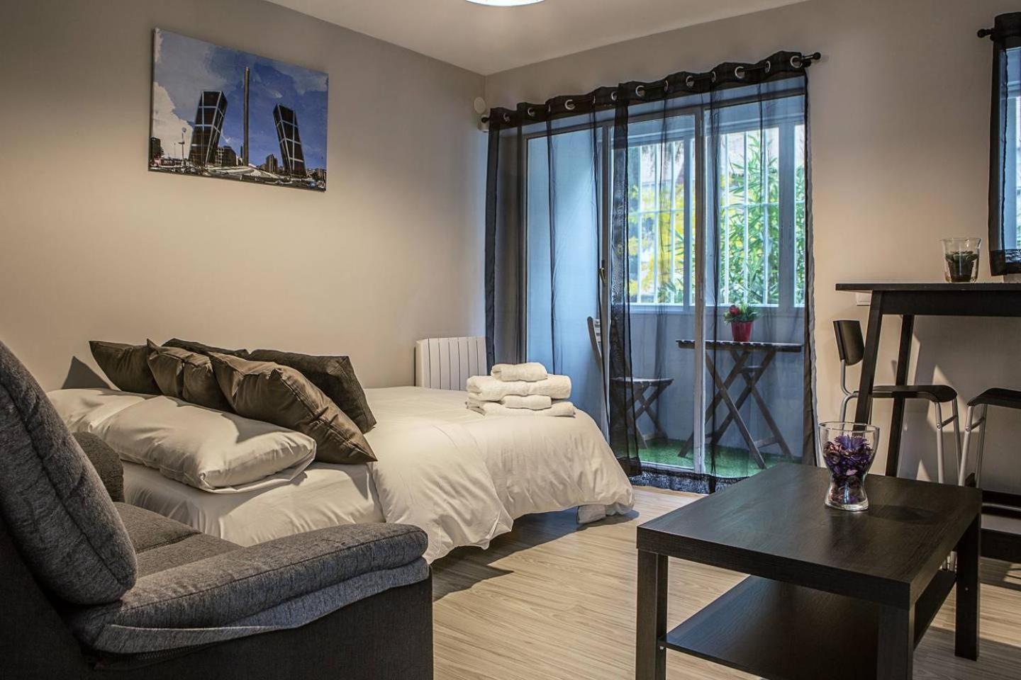 Lovely 3 Bedroom Apartment Next To Fuencarral Madrid Eksteriør billede